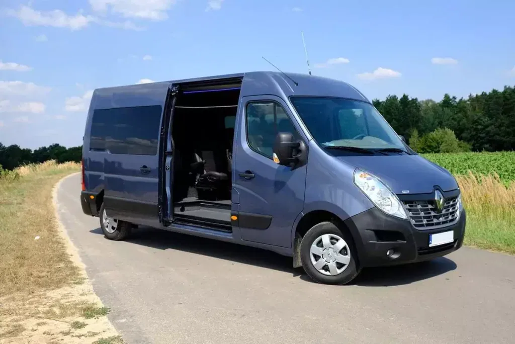 reno-master-do-bus-do-holandii
